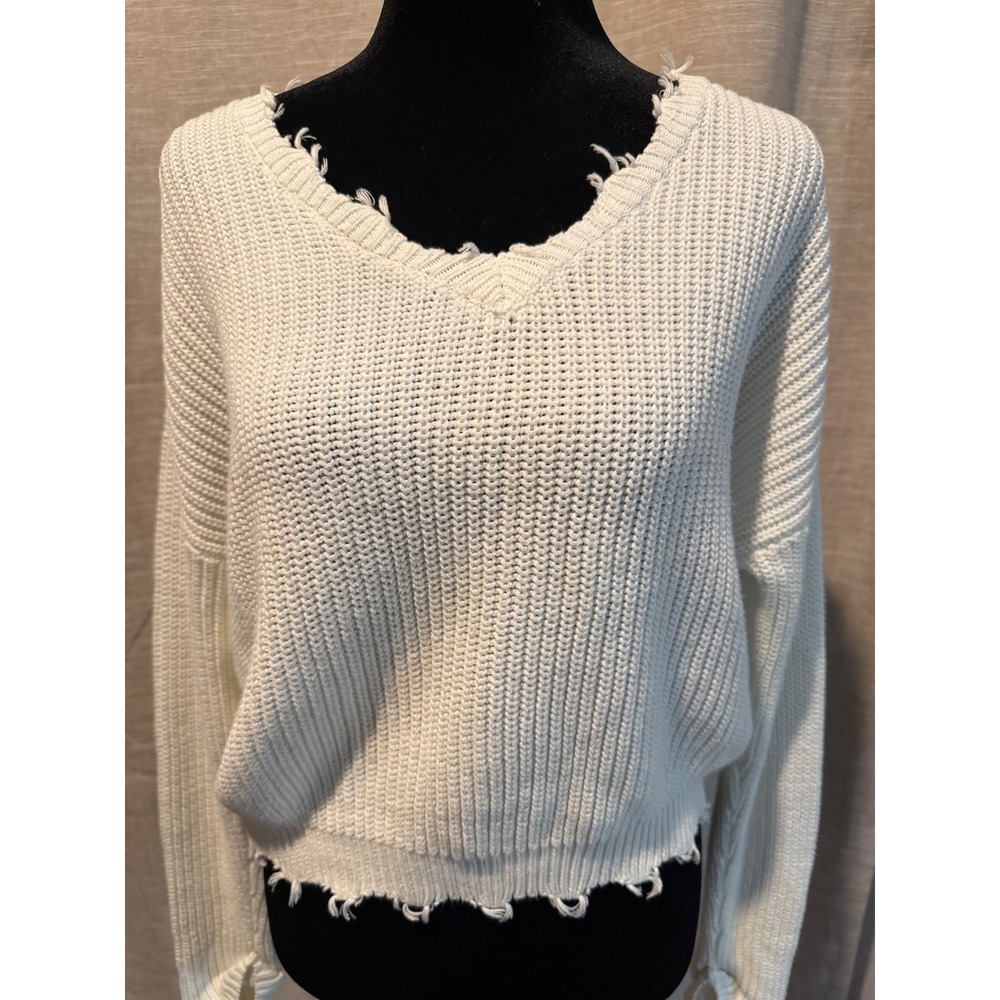 Moon & Madison Women Distressed V-Neck Cropped Knit Sweater Cream White Medium